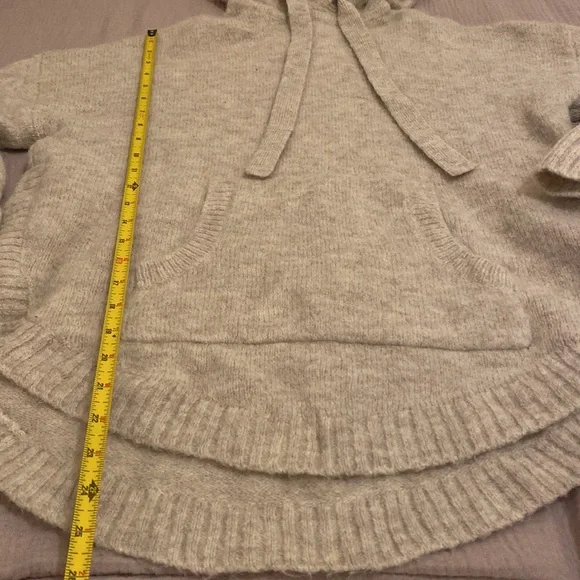 Madewell Wilmington Hoodie Sweater
Taupe . Size S. Style NB371 - Picture 9 of 11